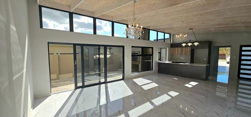 To Let 3 Bedroom Property for Rent in Hartenbos Heuwels Western Cape
